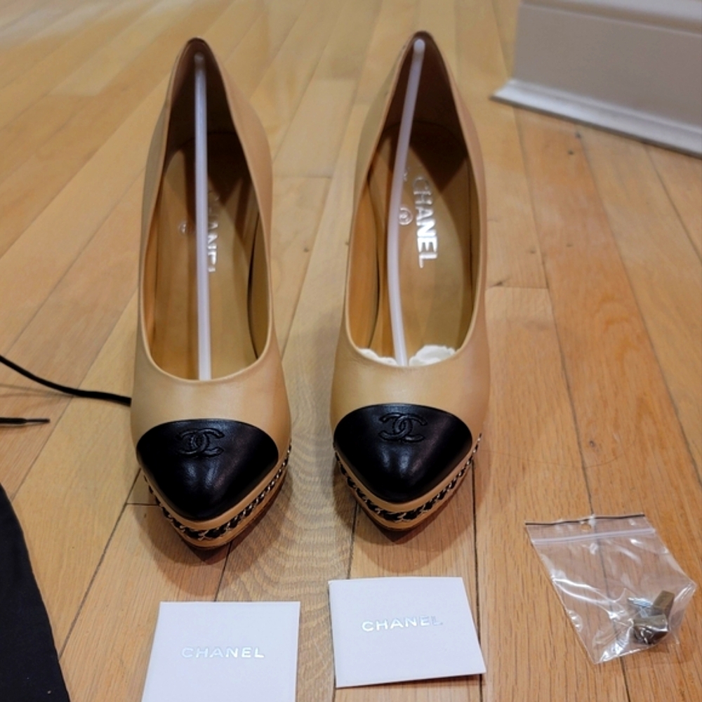 Chanel Lambskin Beige/Black Women's Shoes 39.5 - Picture 2 of 8